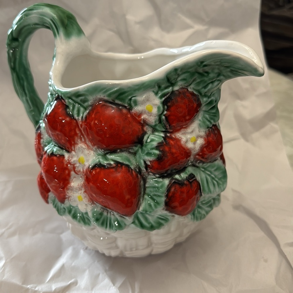 Vintage ITA-LICA ARS Strawberry-Embossed Painted Ceramic 7" Water Pitcher Italy - Picture 3 of 8